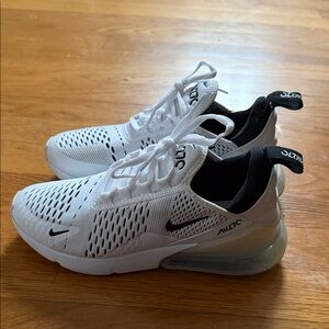 Nike White & Black Air Max 270 Athletic Sneakers